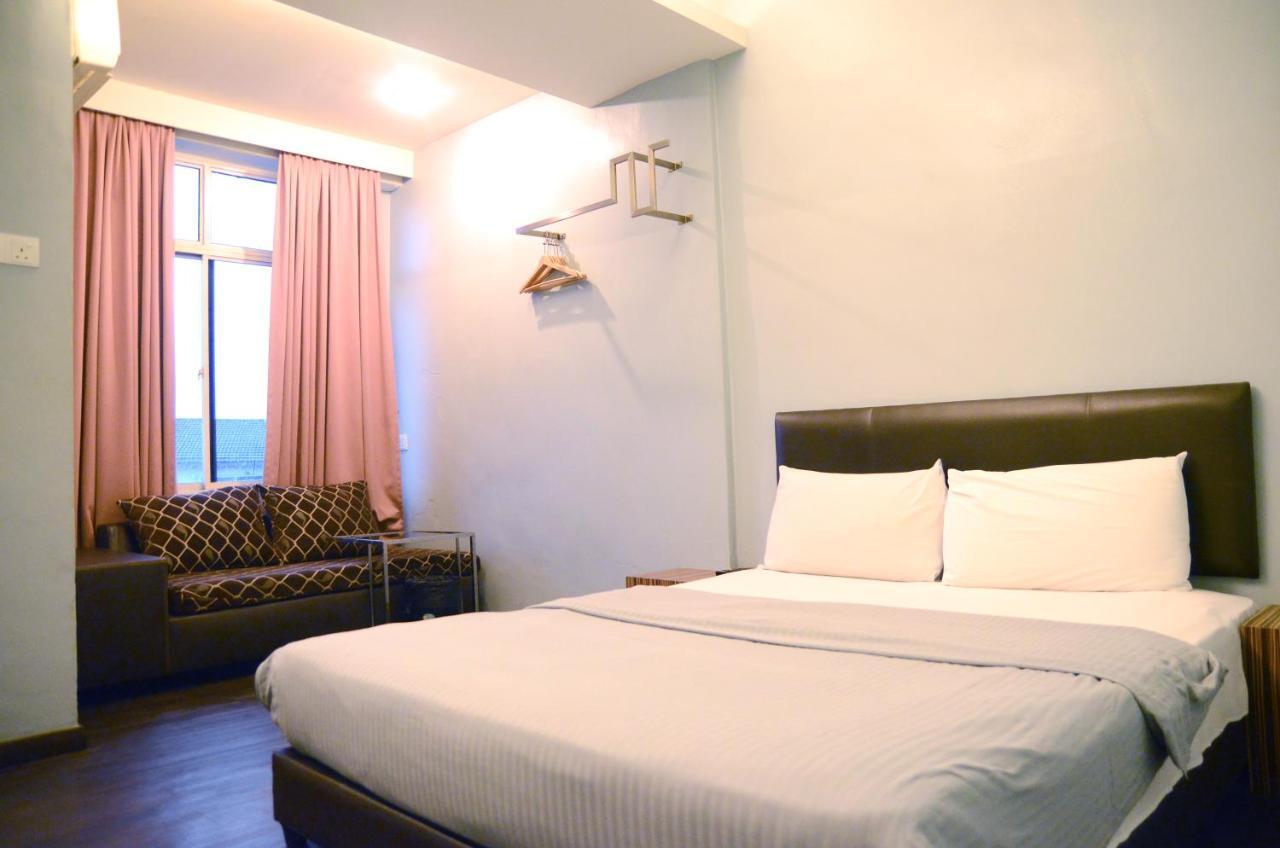 ג'והור בהרו Newland Hotel מראה חיצוני תמונה
