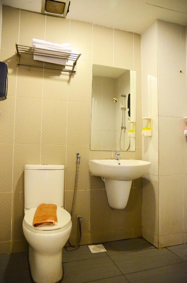 ג'והור בהרו Newland Hotel מראה חיצוני תמונה